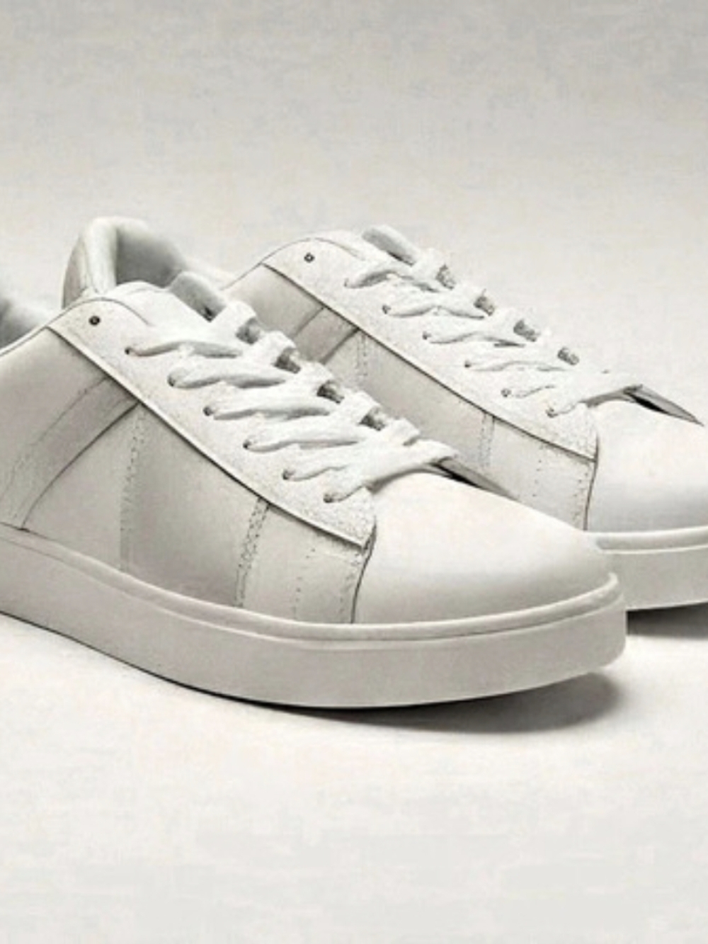 Time Tru White Sneakers US 8  New